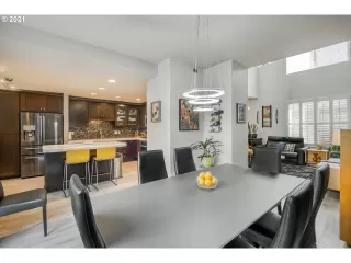 Photo #5: 21411841 Listing