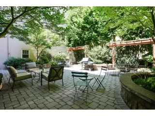 Photo #4: 21411969 Listing