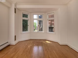 Photo #3: 21412811 Listing