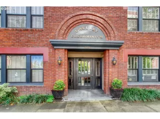 Photo #1: 21412832 Listing 