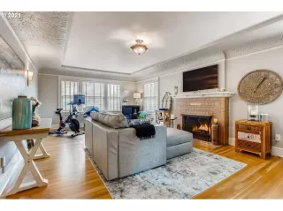 Photo #2: 21412832 Listing 