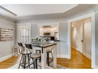 Photo #4: 21412832 Listing 