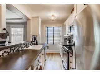 Photo #5: 21412832 Listing 