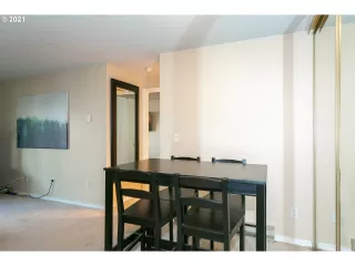 Photo #5: 21412910 Listing