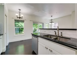 Photo #4: 21413982 Listing 