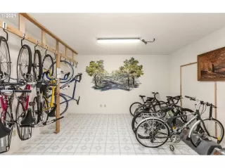 Photo #3: 21414608 Listing