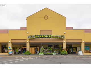 Photo #5: 21414608 Listing