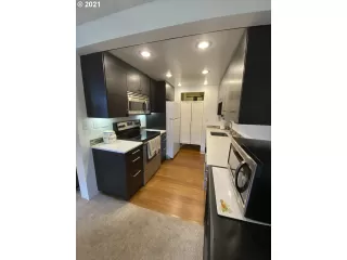 Photo #6: 21414676 Listing