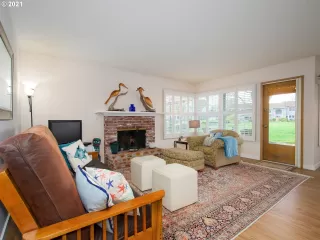 Photo #4: 21414783 Listing