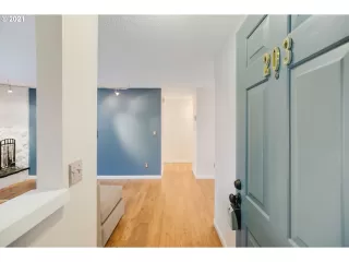 Photo #2: 21414814 Listing