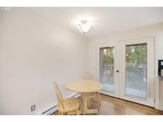 Photo #6: 21414814 Listing