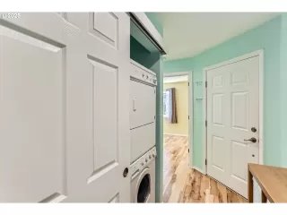 Photo #3: 214150079 Listing