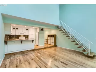 Photo #6: 214150079 Listing