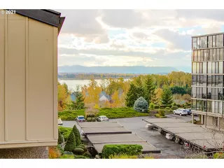 Photo #4: 21415655 Listing