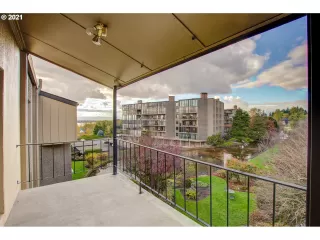 Photo #6: 21415655 Listing