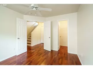 Photo #2: 21416373 Listing