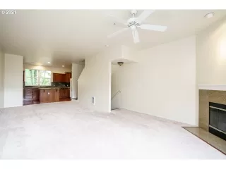 Photo #4: 21416373 Listing