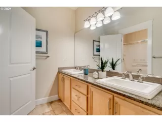 Photo #5: 21416710 Listing