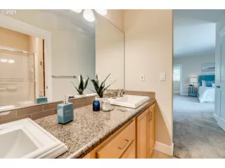 Photo #6: 21416710 Listing