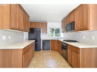 Photo #2: 21417851 Listing