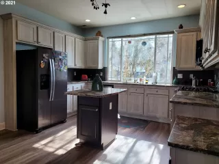 Photo #2: 21418165 Listing