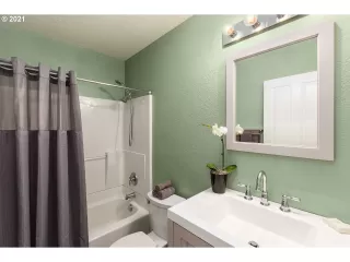 Photo #4: 21418372 Listing