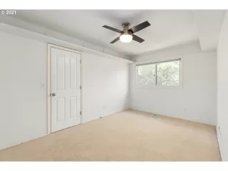 Photo #5: 21418372 Listing