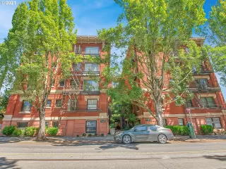 Photo #6: 21418436 Listing