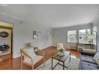 Photo #5: 21418819 Listing