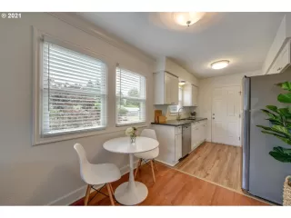 Photo #6: 21418819 Listing