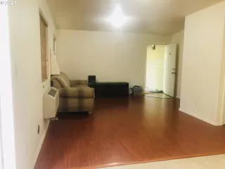 Photo #6: 21418942 Listing