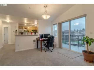 Photo #4: 21418943 Listing