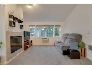 Photo #5: 21418943 Listing