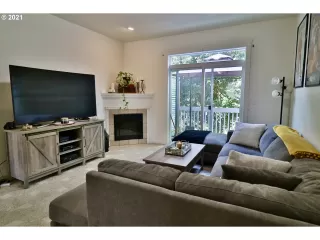 Photo #5: 21419339 Listing