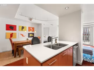 Photo #6: 21419594 Listing