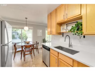 Photo #5: 21420671 Listing