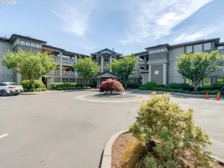 Photo #3: 214215706 Listing