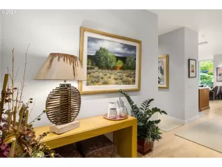 Photo #1: 21421744 Listing