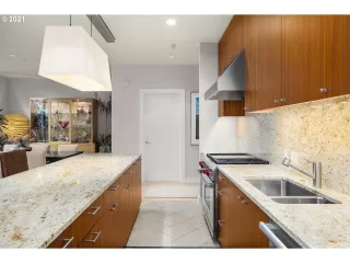 Photo #2: 21421744 Listing