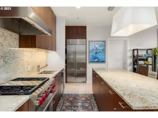 Photo #3: 21421744 Listing