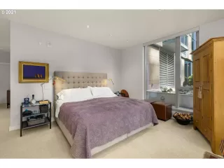 Photo #5: 21421744 Listing