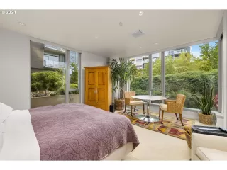 Photo #6: 21421744 Listing