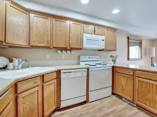 Photo #2: 21422149 Listing