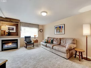 Photo #6: 21422149 Listing