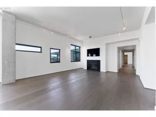 Photo #4: 21422223 Listing 