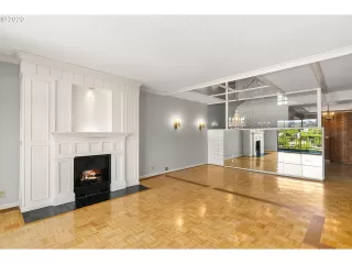 Photo #4: 21422240 Listing