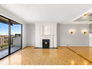 Photo #5: 21422240 Listing