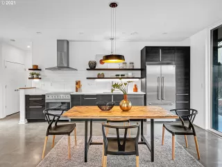 Photo #4: 21422780 Listing