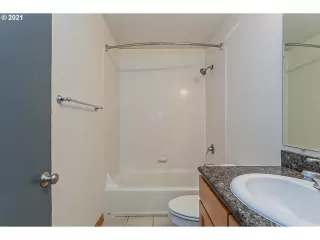 Photo #3: 21423440 Listing 