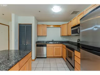 Photo #5: 21423440 Listing 